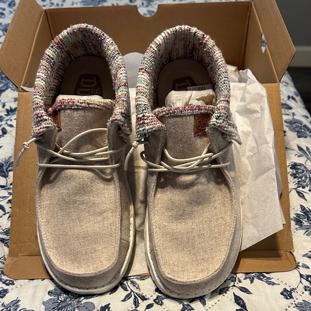Hey Dude Beige and Multicolor Knit Slip-Ons